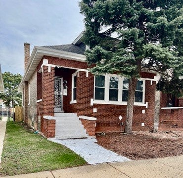 8445 S May Street — photo