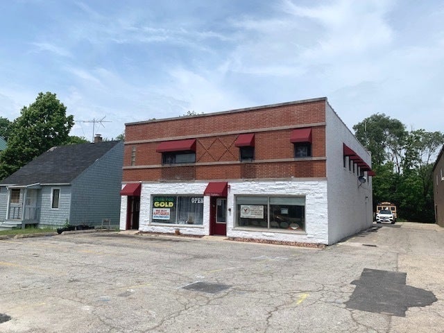 1616 Ogden Avenue — photo