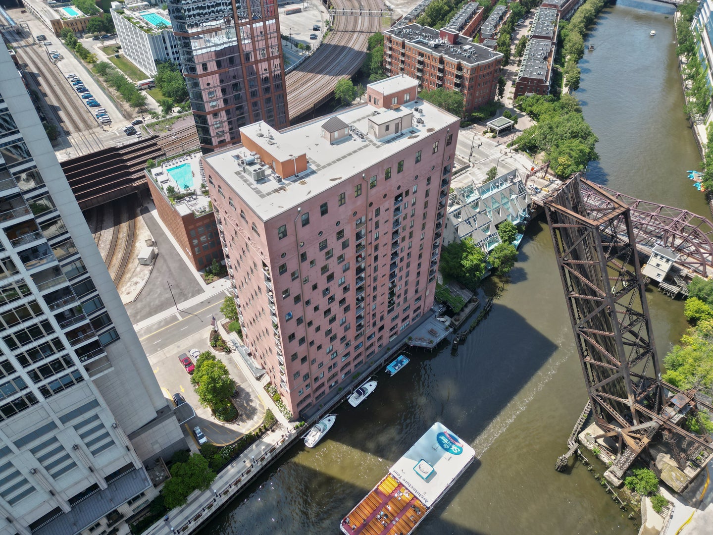 355 N Canal Street C101 — photo
