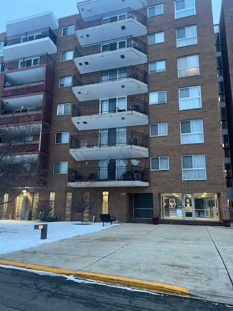 300 Park Avenue 437 — photo