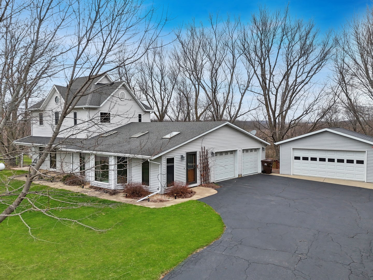 2472 W Red Oak Road — photo