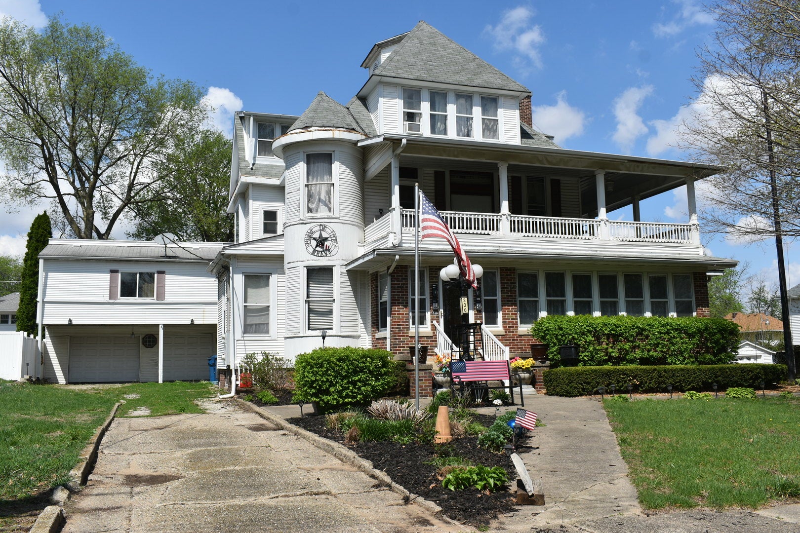 Home in Watseka, IL 60970 — photo 3