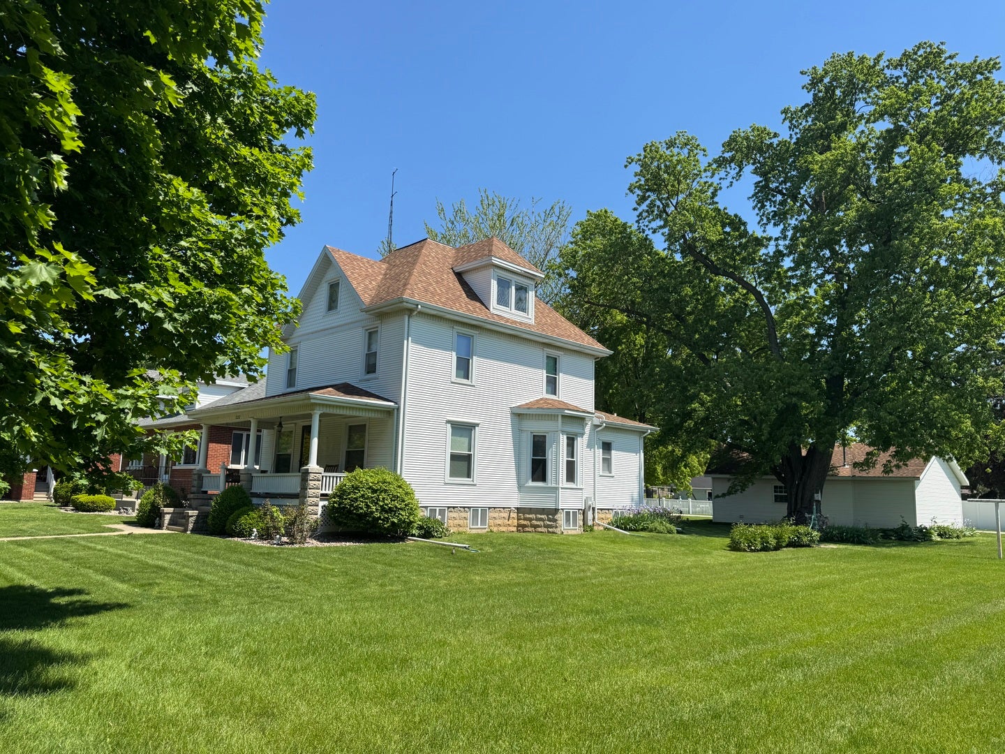 222 N Maple Street — photo