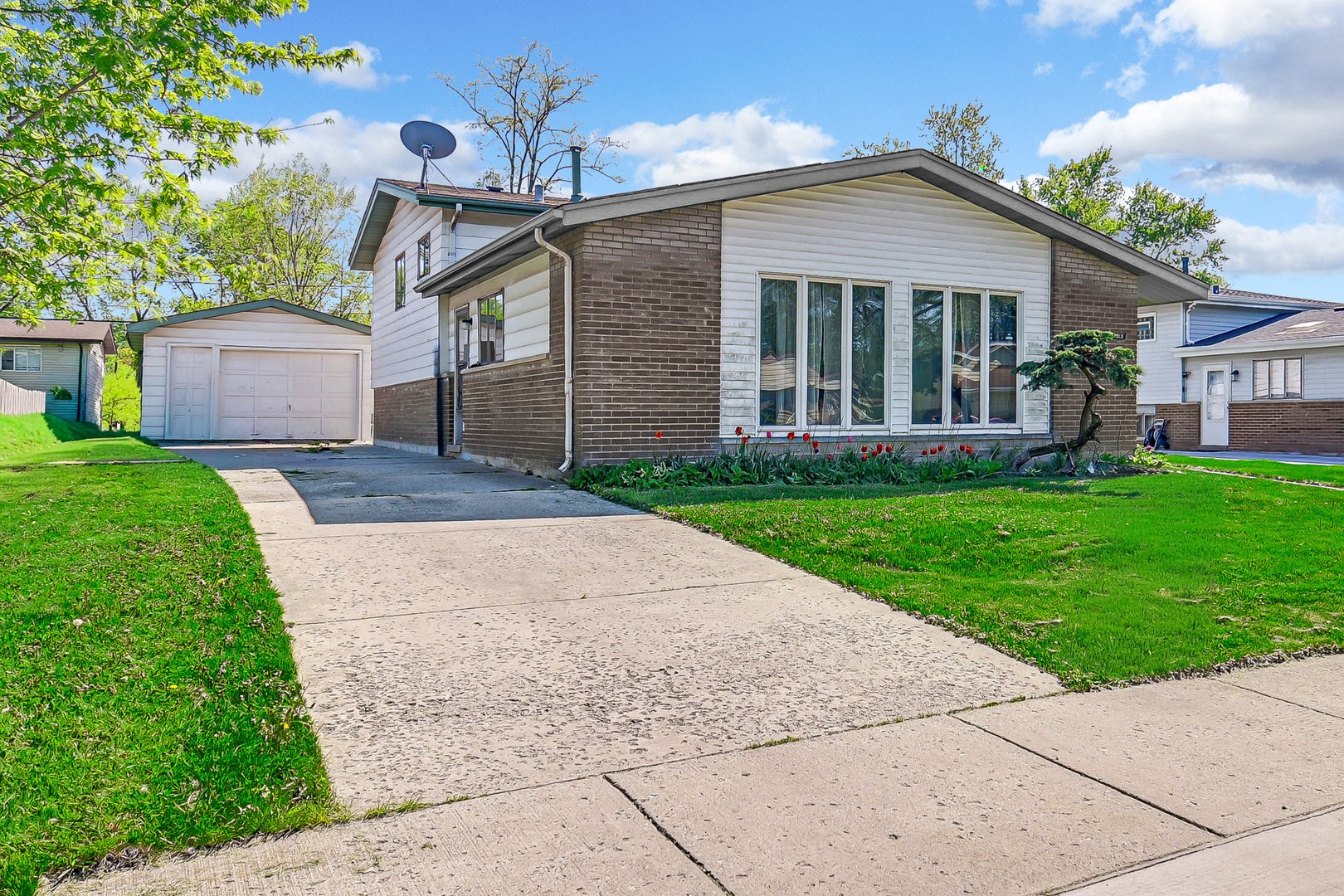 325 Gentry Street — photo