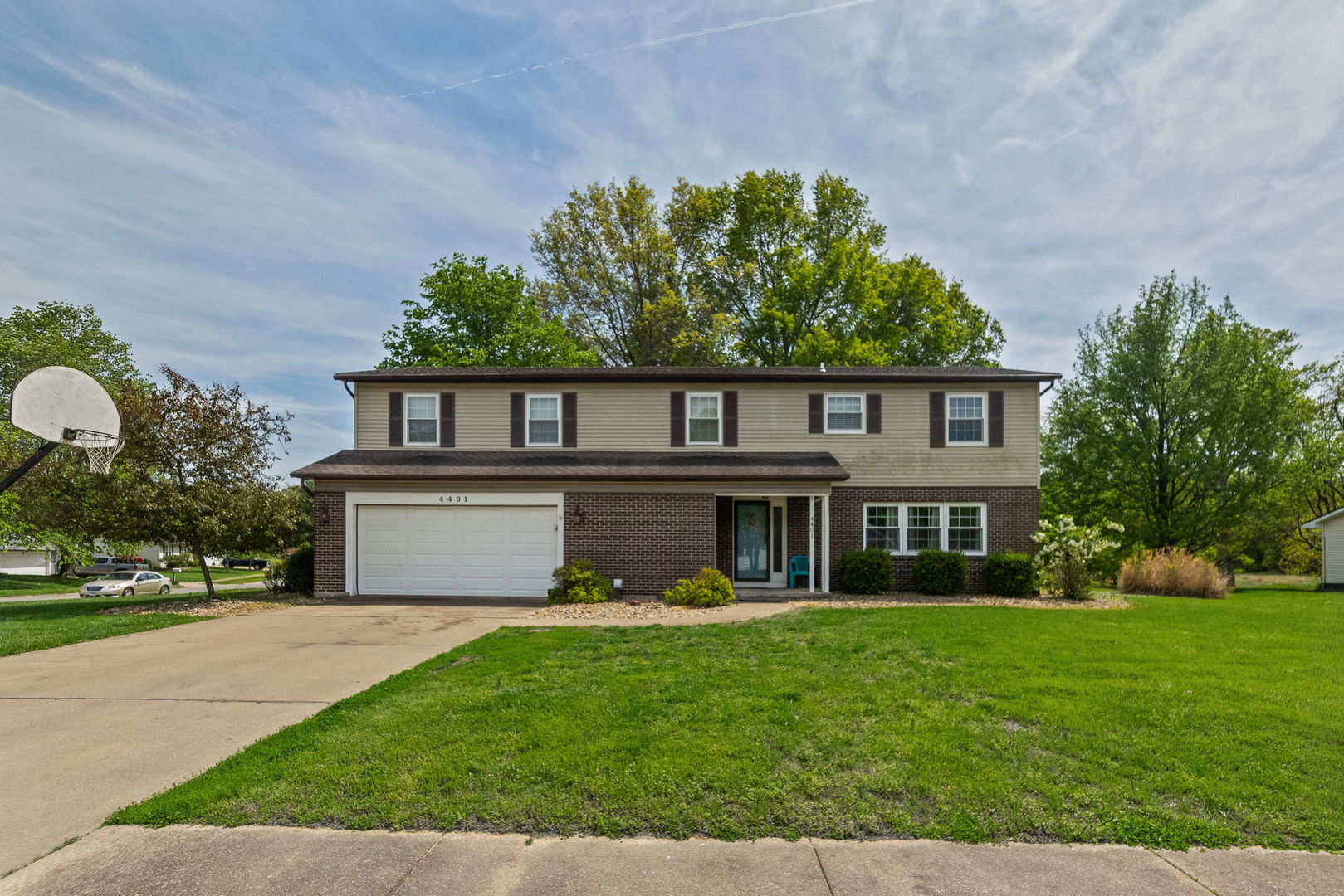 4401 Woodglen Lane — photo