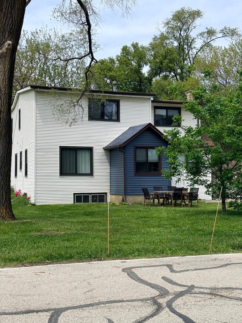 1596 Oxford Lane — photo