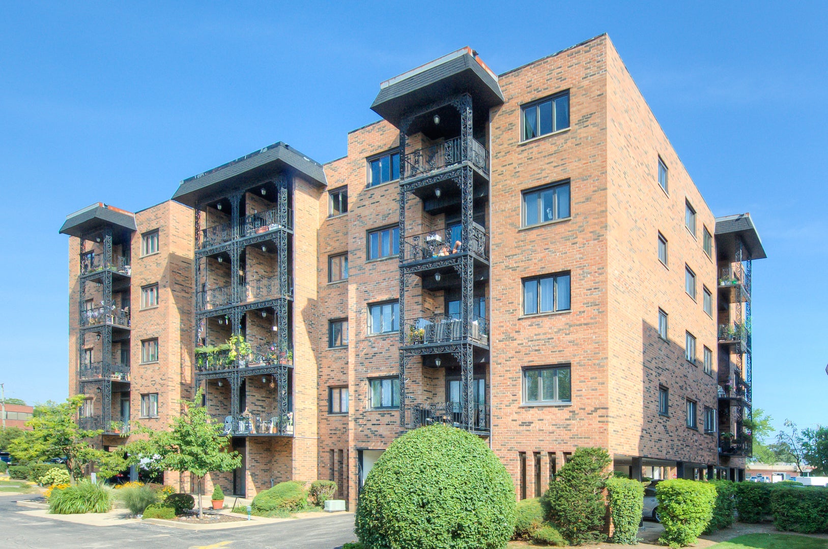 9396 Landings Lane 302 — photo