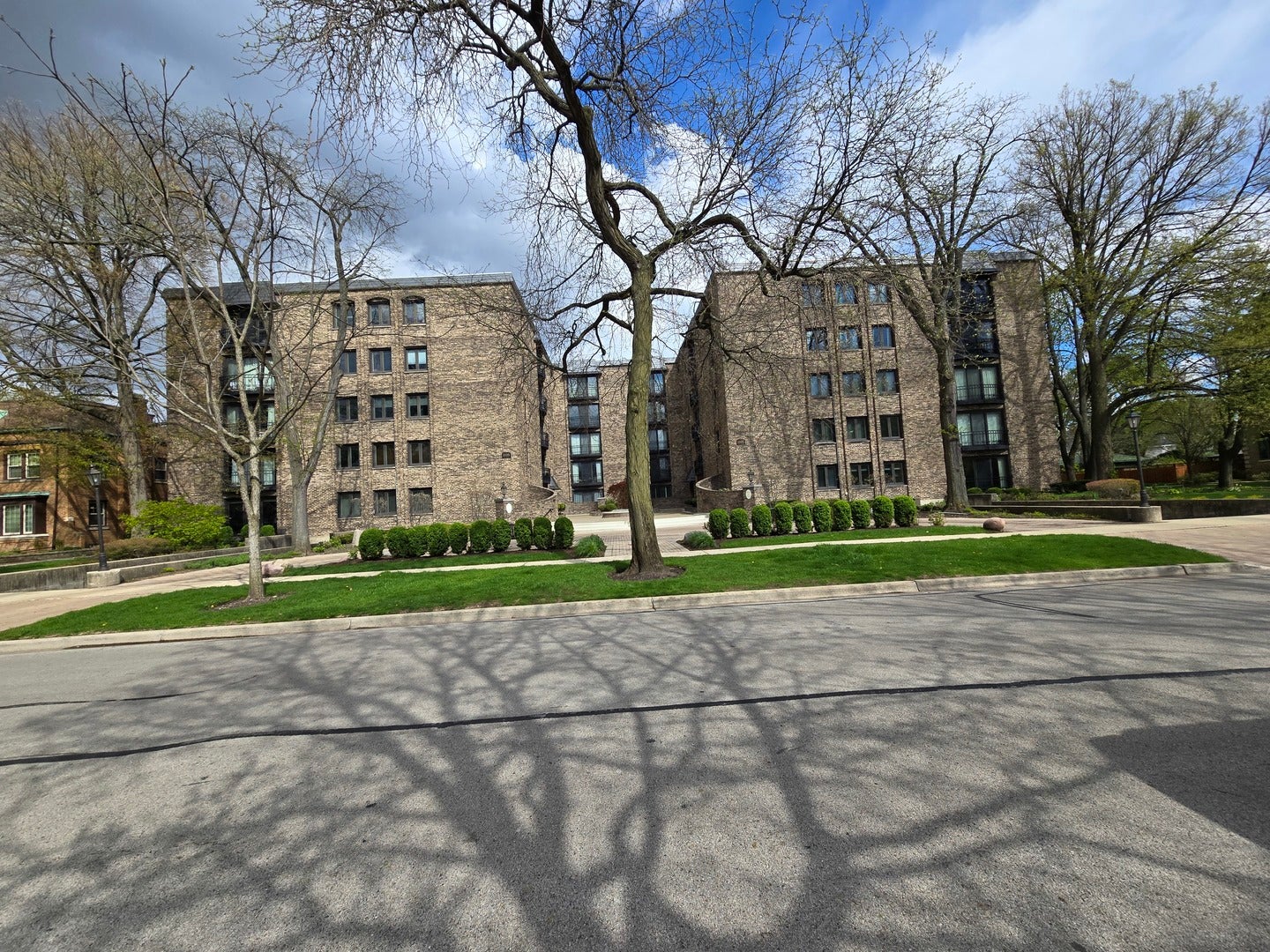 1005 Bonnie Brae Place 5F — photo
