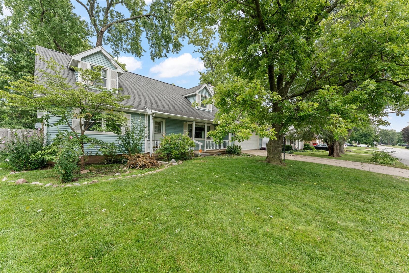1606 Dobbins Drive — photo