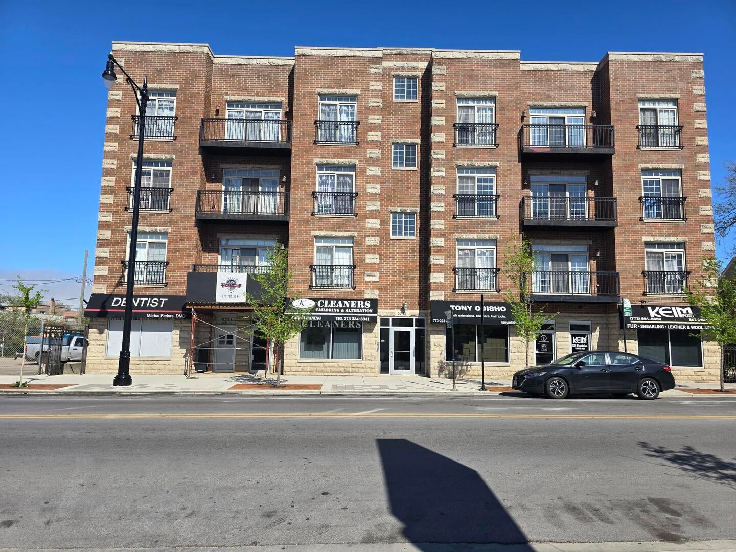 5321 N Lincoln Avenue B — photo