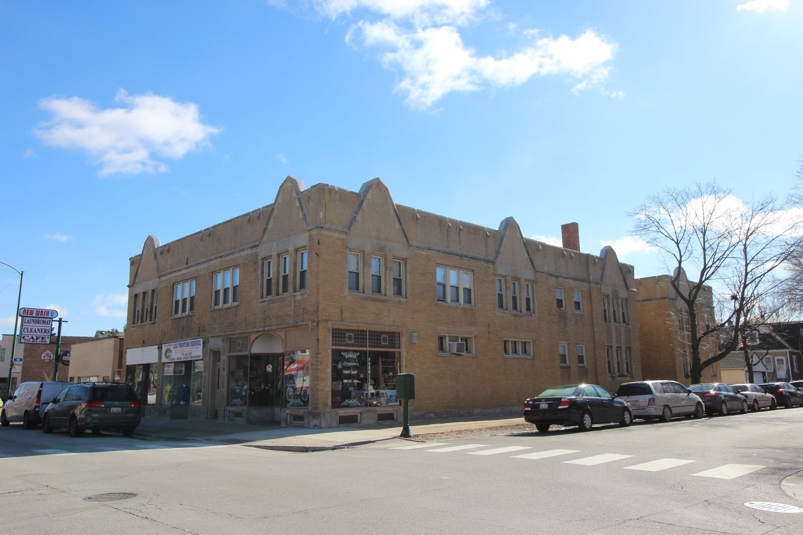 6057 W Addison Street — photo