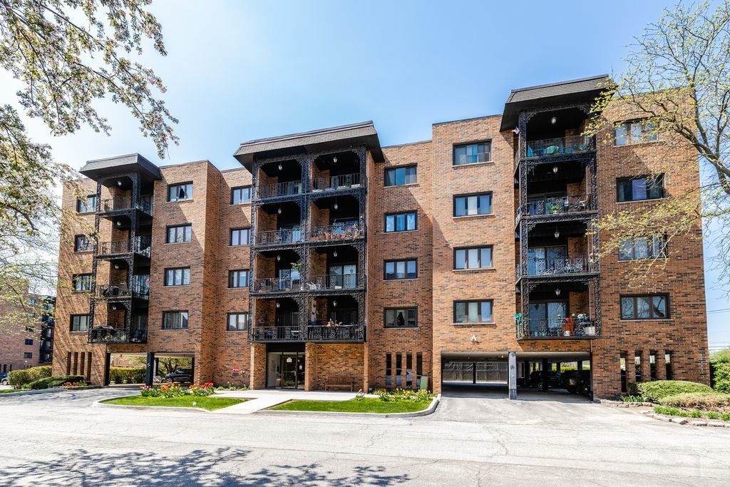 9375 Landings Lane 502 — photo