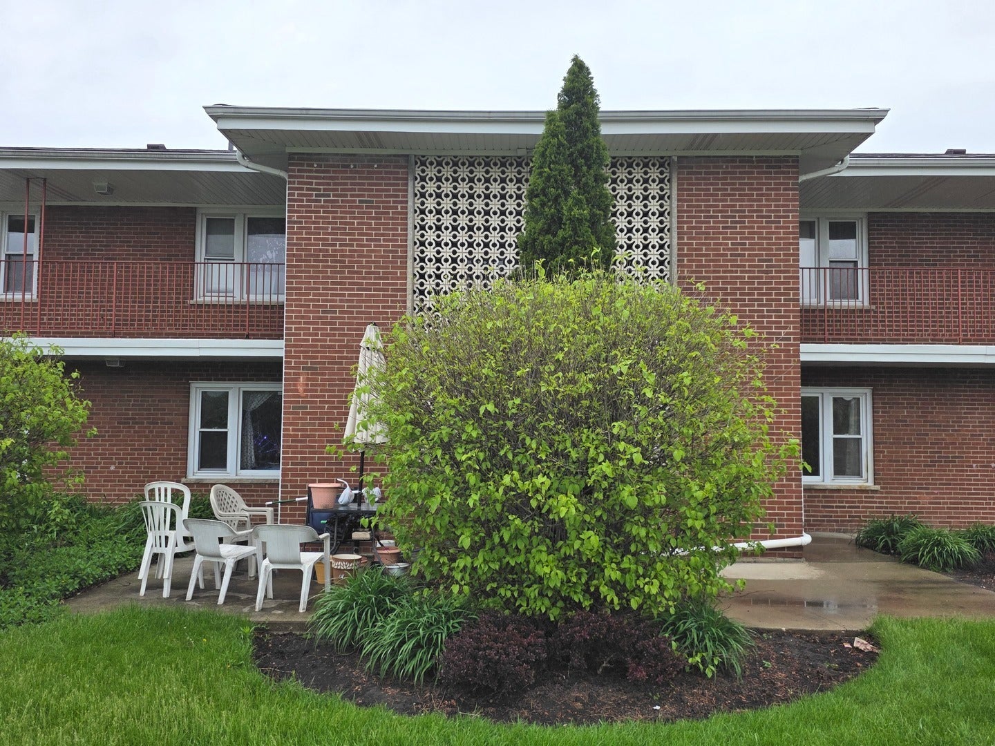1105 Holiday Lane 6 — photo