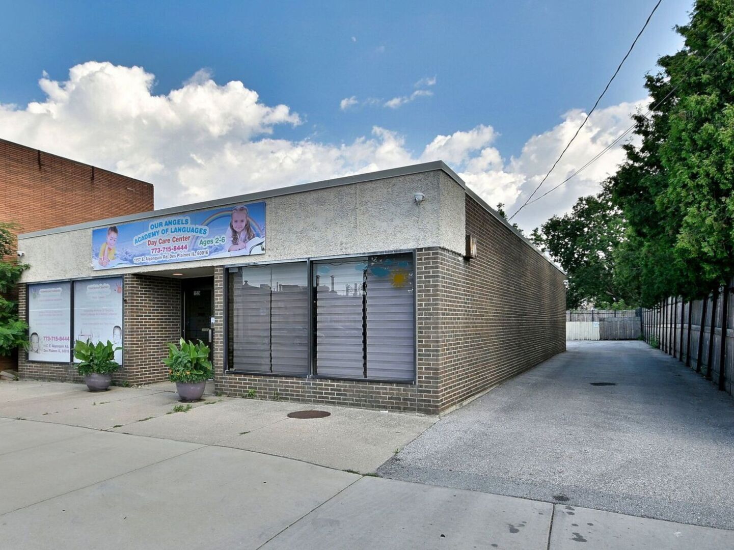 1157 E Algonquin Road — photo