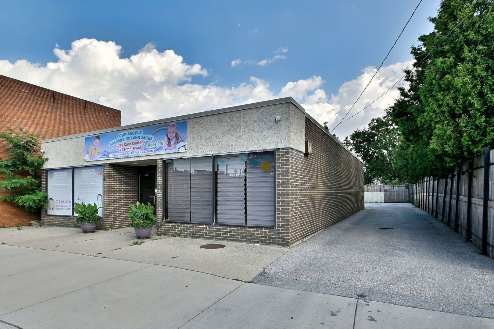1157 E Algonquin Road — photo