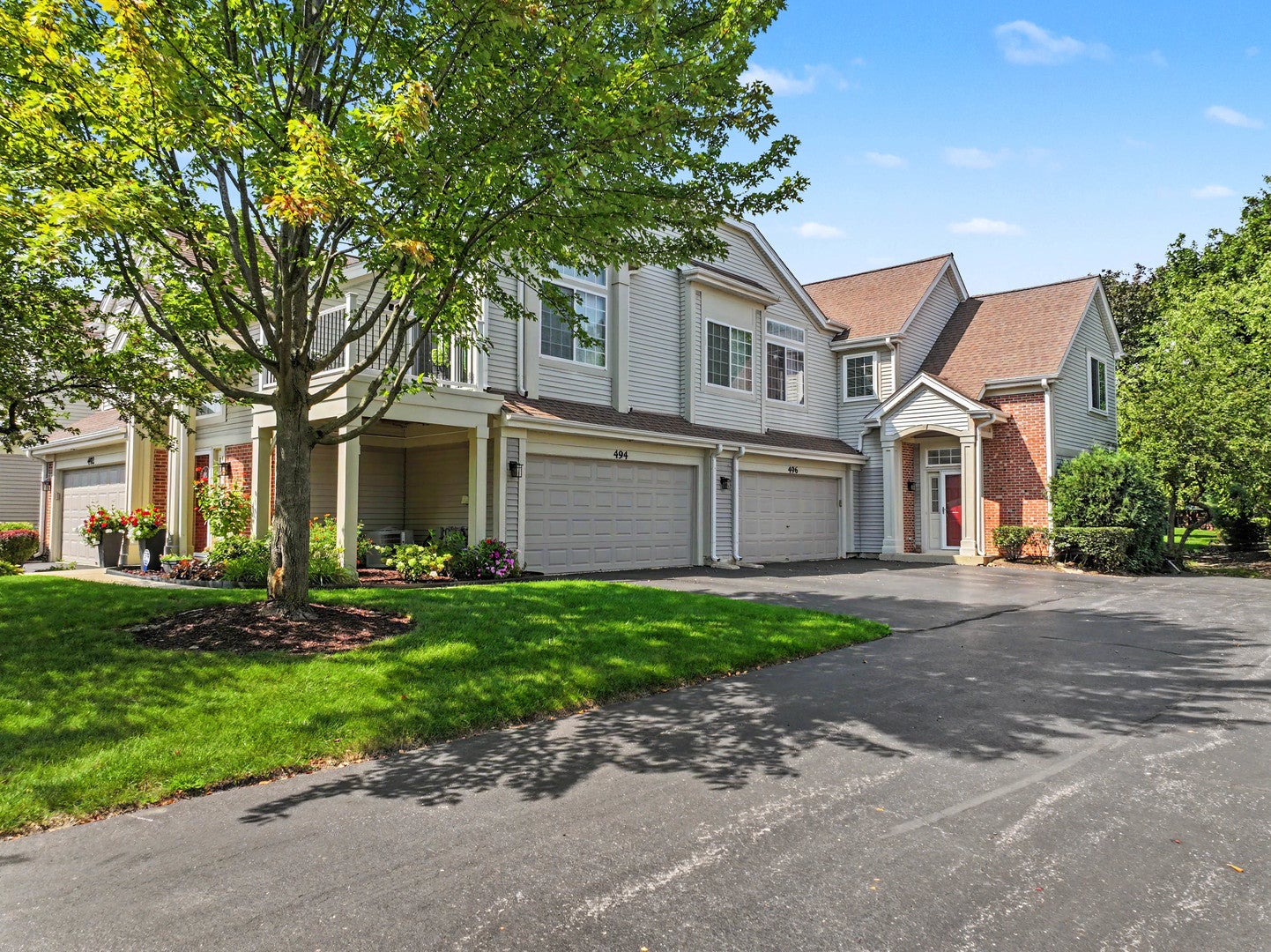 496 E Thornhill Lane — photo