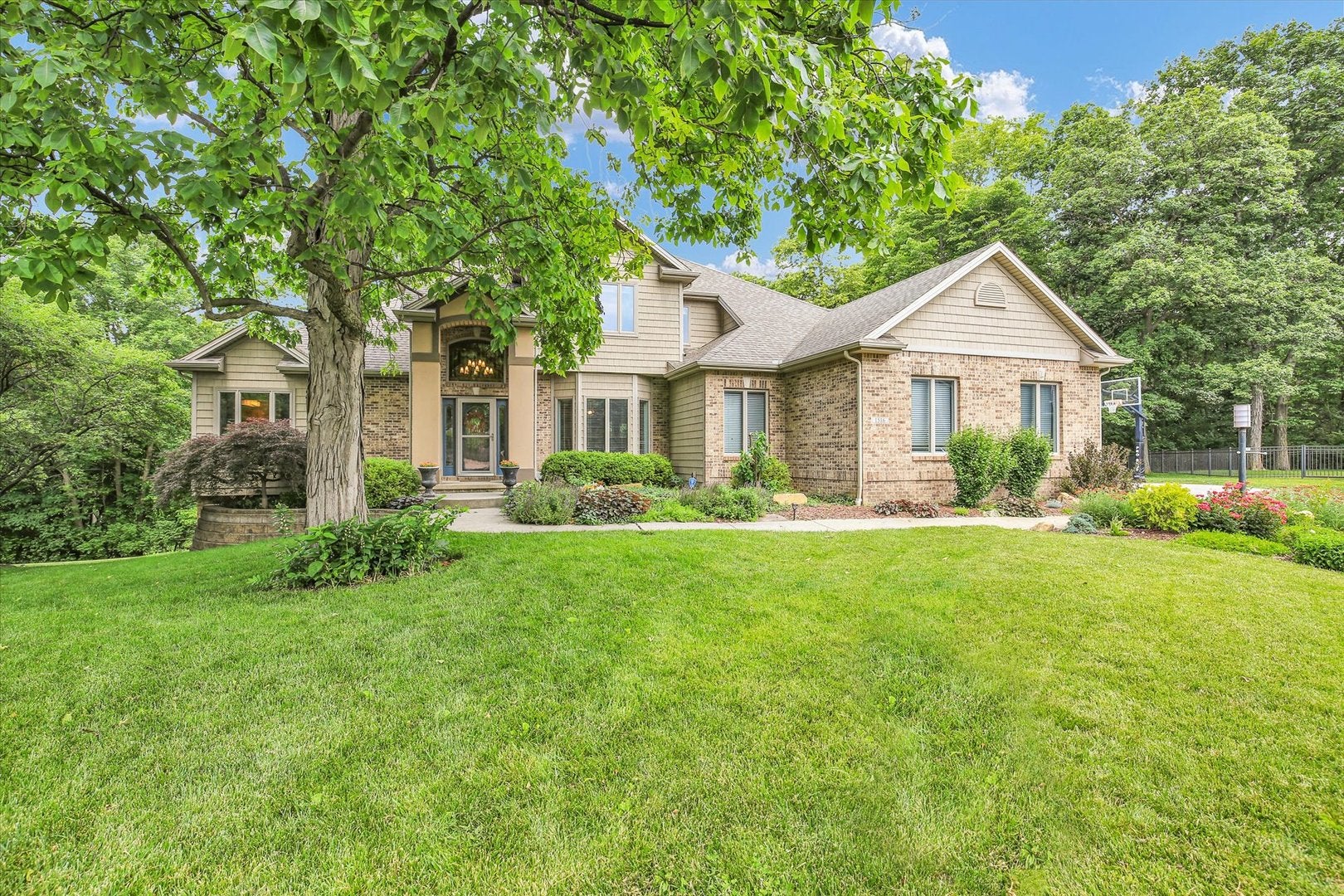 1516 River Bluff Drive — photo