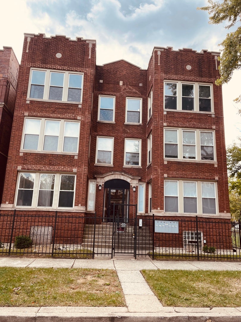 1411 E 67th Place 3E — photo