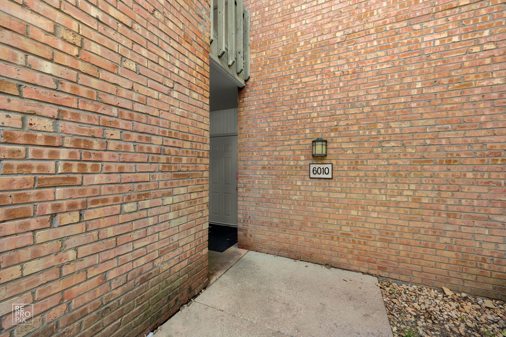 6010 Forest View Road 1B — photo