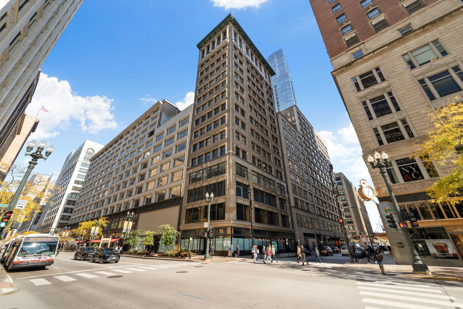 6 E Monroe Street 1403 — photo