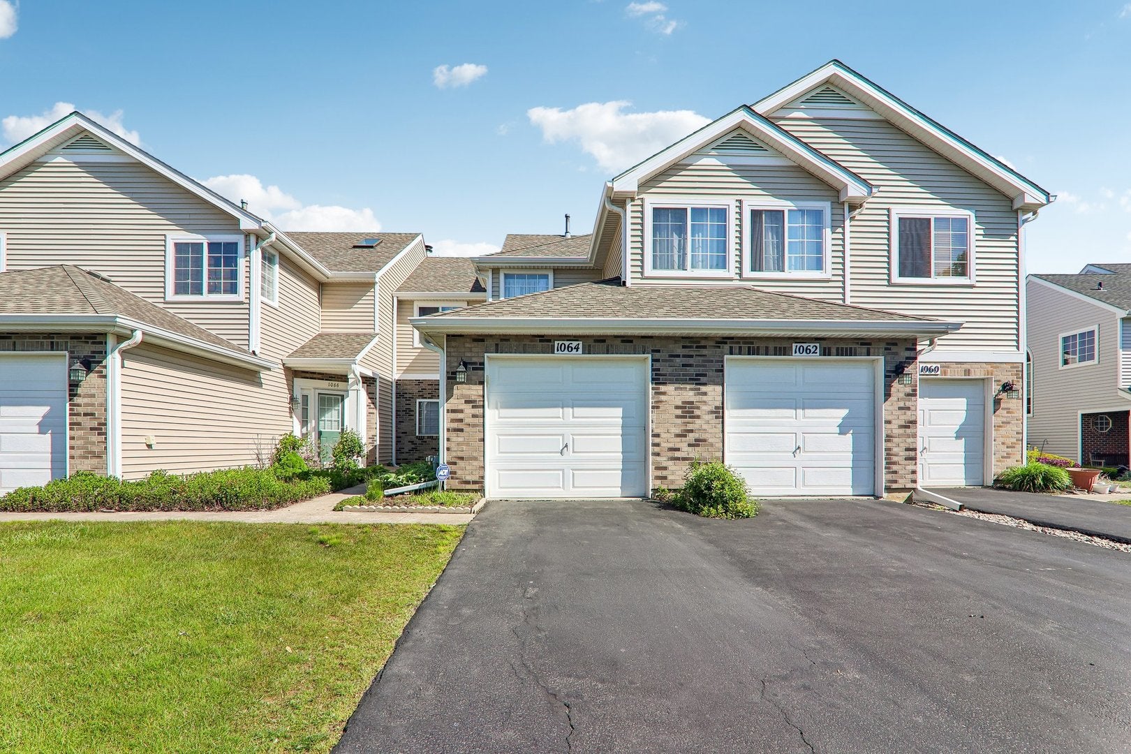 1064 Ripple Ridge, Darien, IL 60561