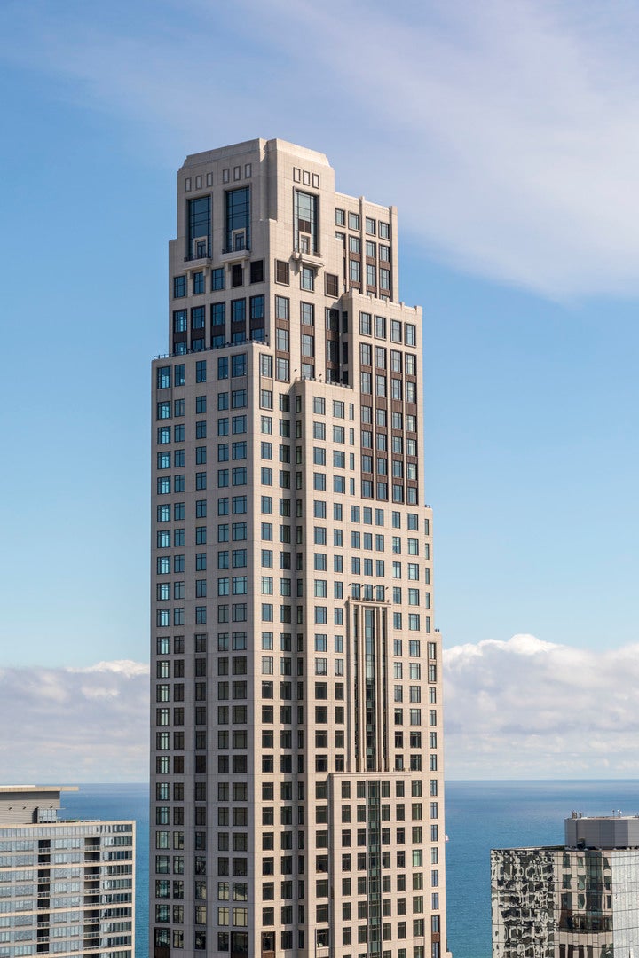 451 E Grand Avenue Ph64 — photo