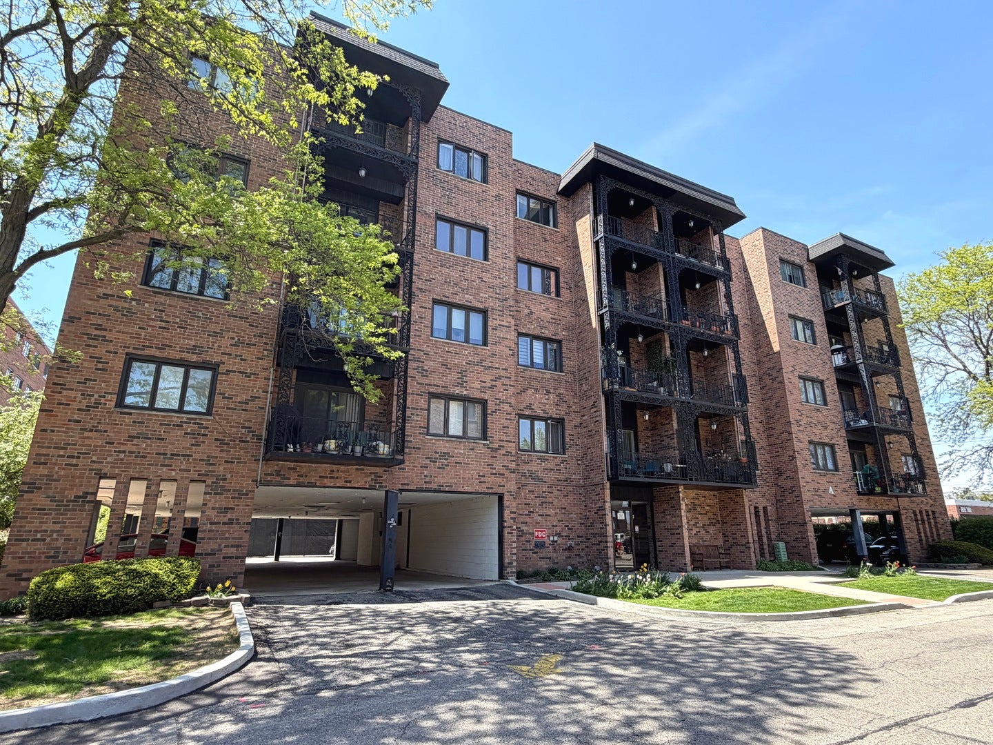 9375 Landings Lane 404 — photo