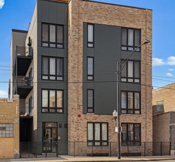 2135 W Cermak Road 3S — photo