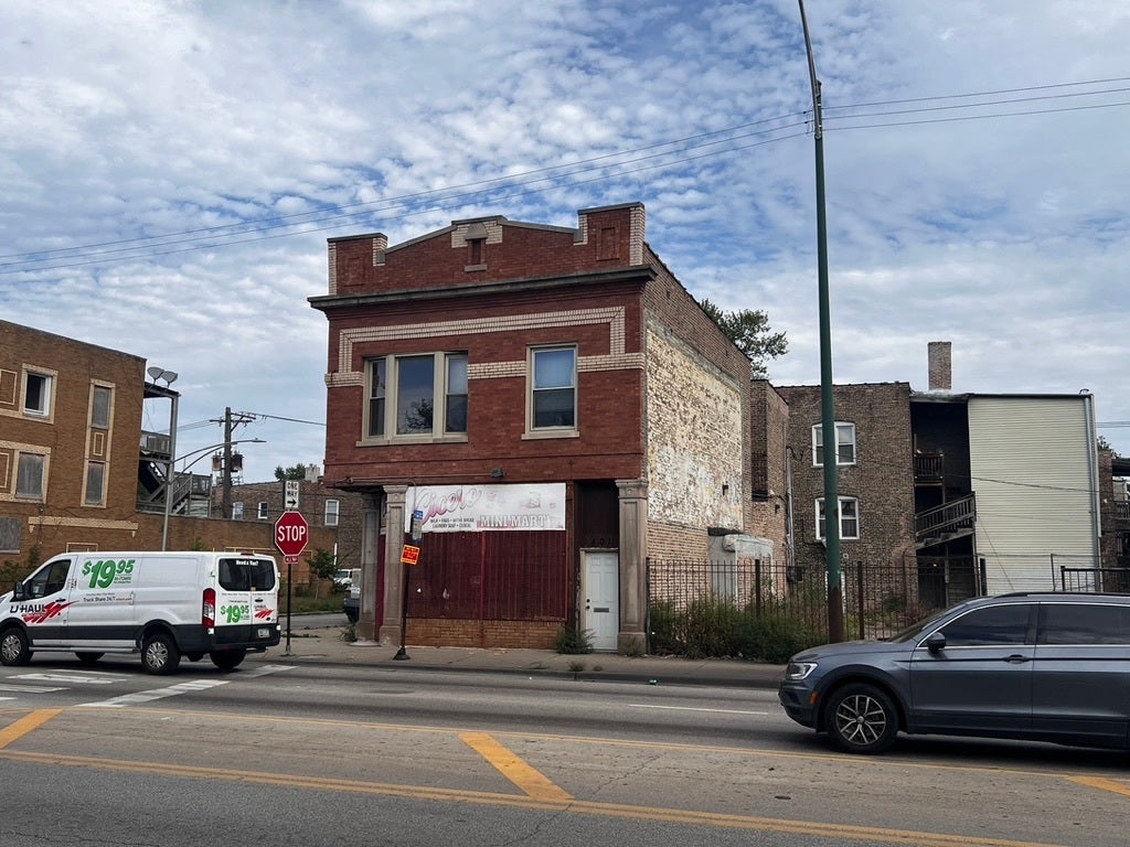 401 S Cicero Avenue — photo