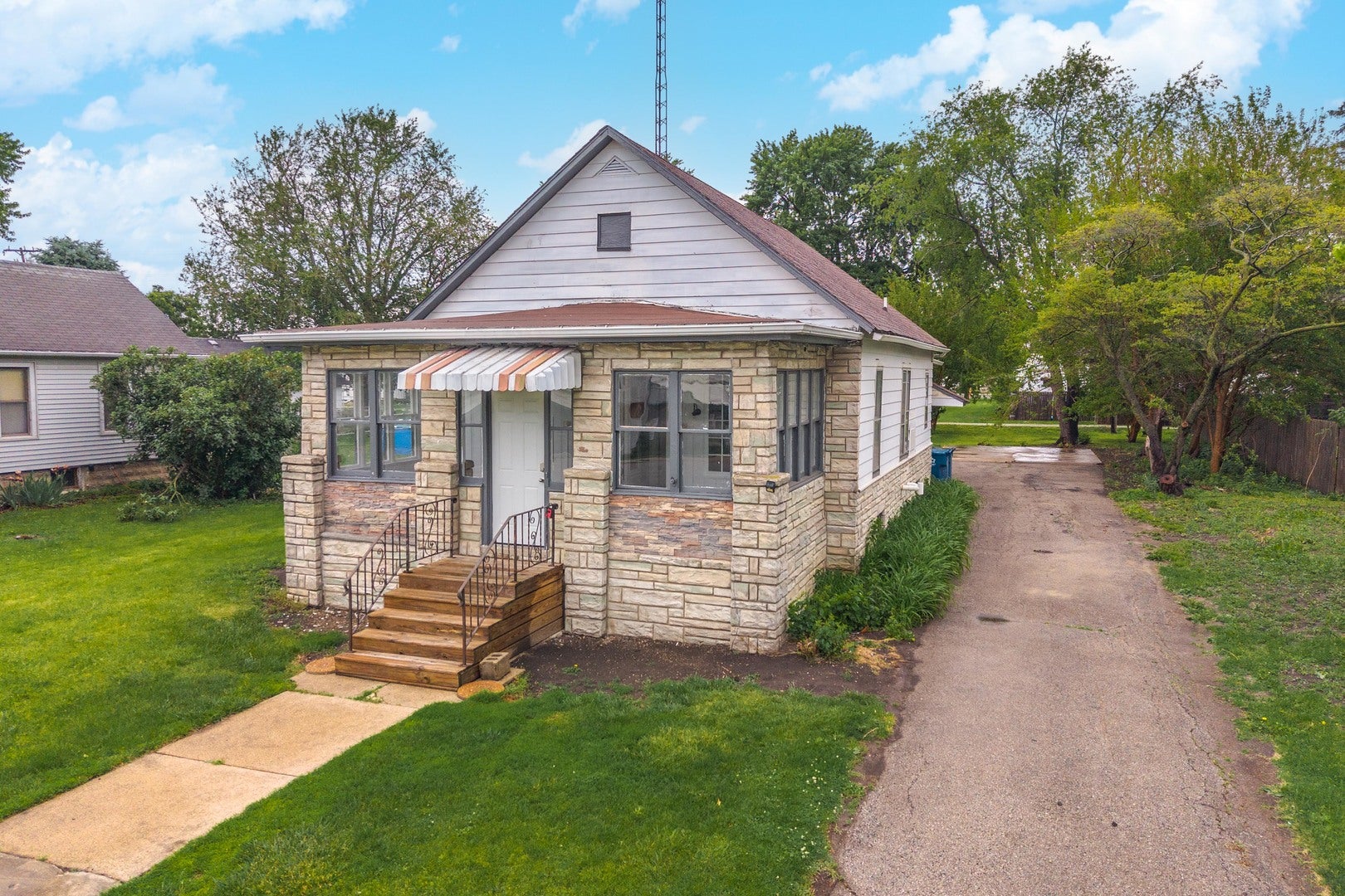 125 E Jackson Street — photo