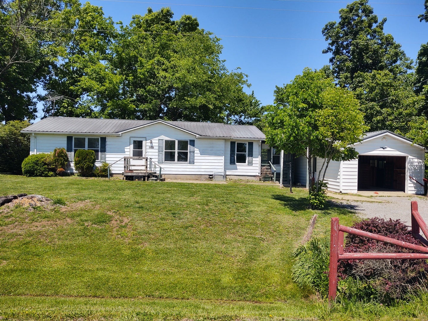1045 Ozark Road — photo