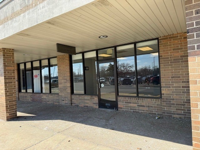 1832 S Arlington Heights Road — photo