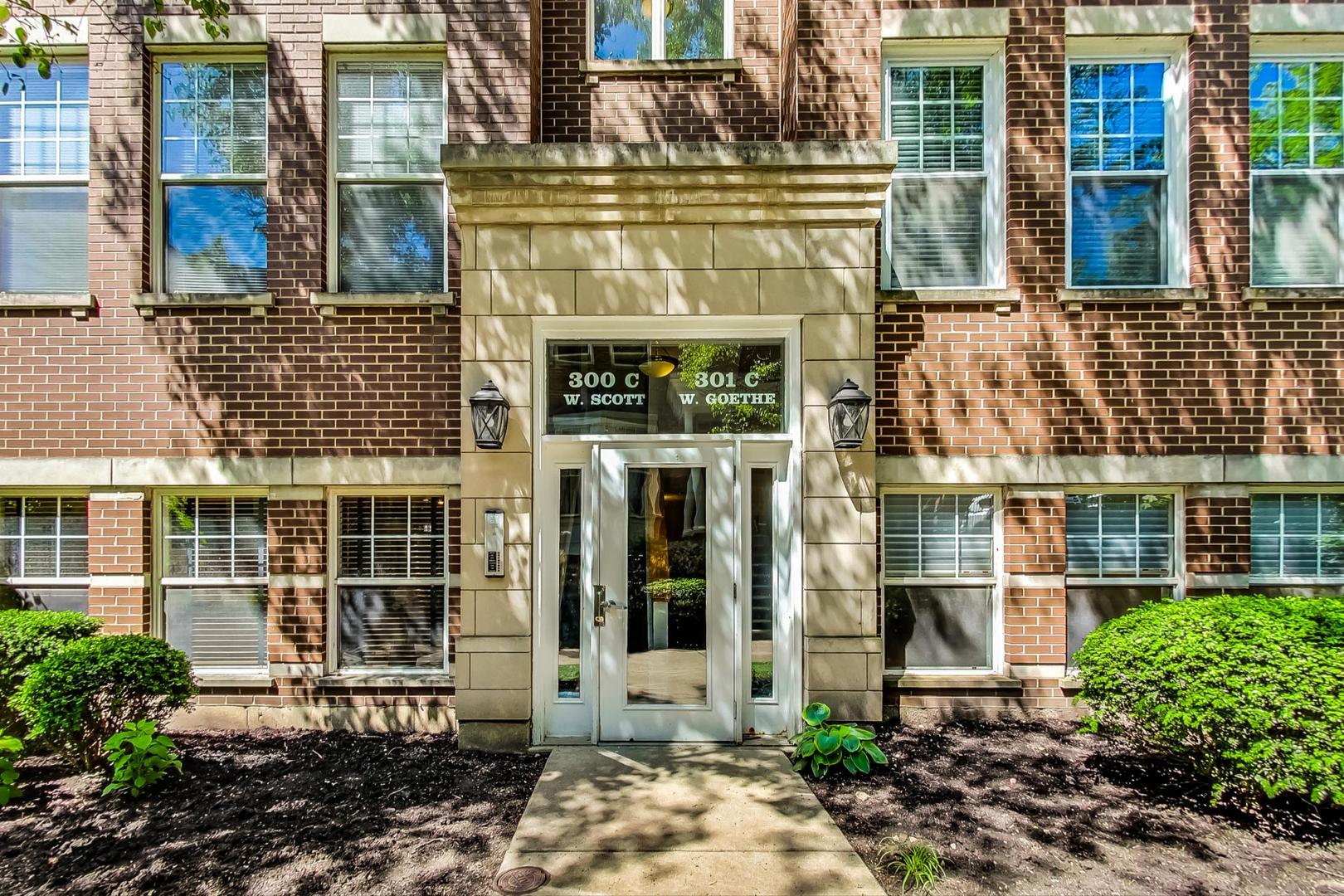 301 W Goethe Street 304C — photo