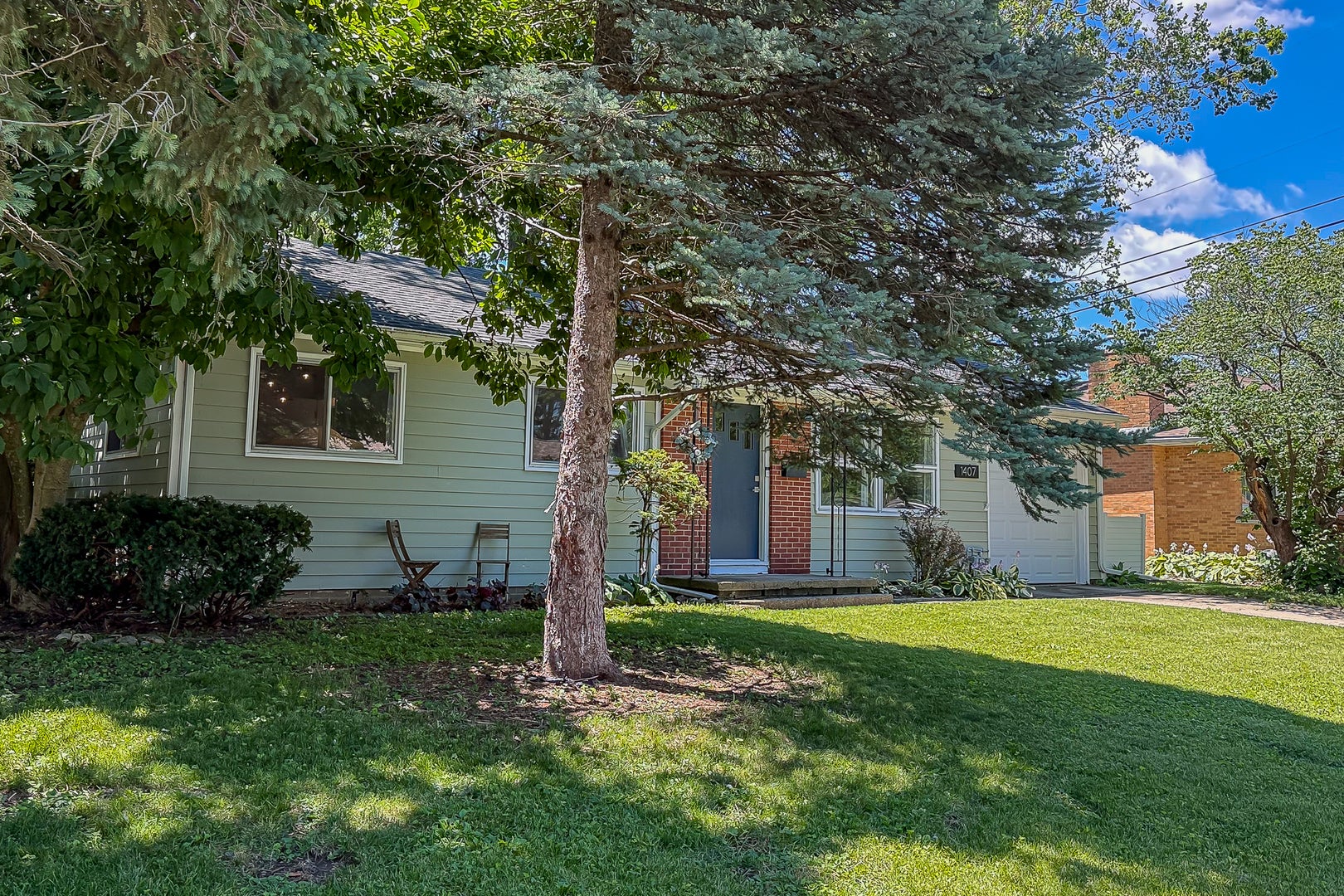 1407 E Fairlawn Drive — photo