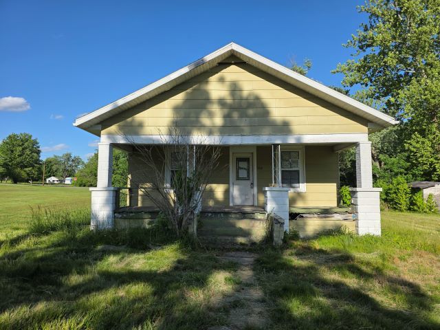 905 Mcclintock Avenue — photo