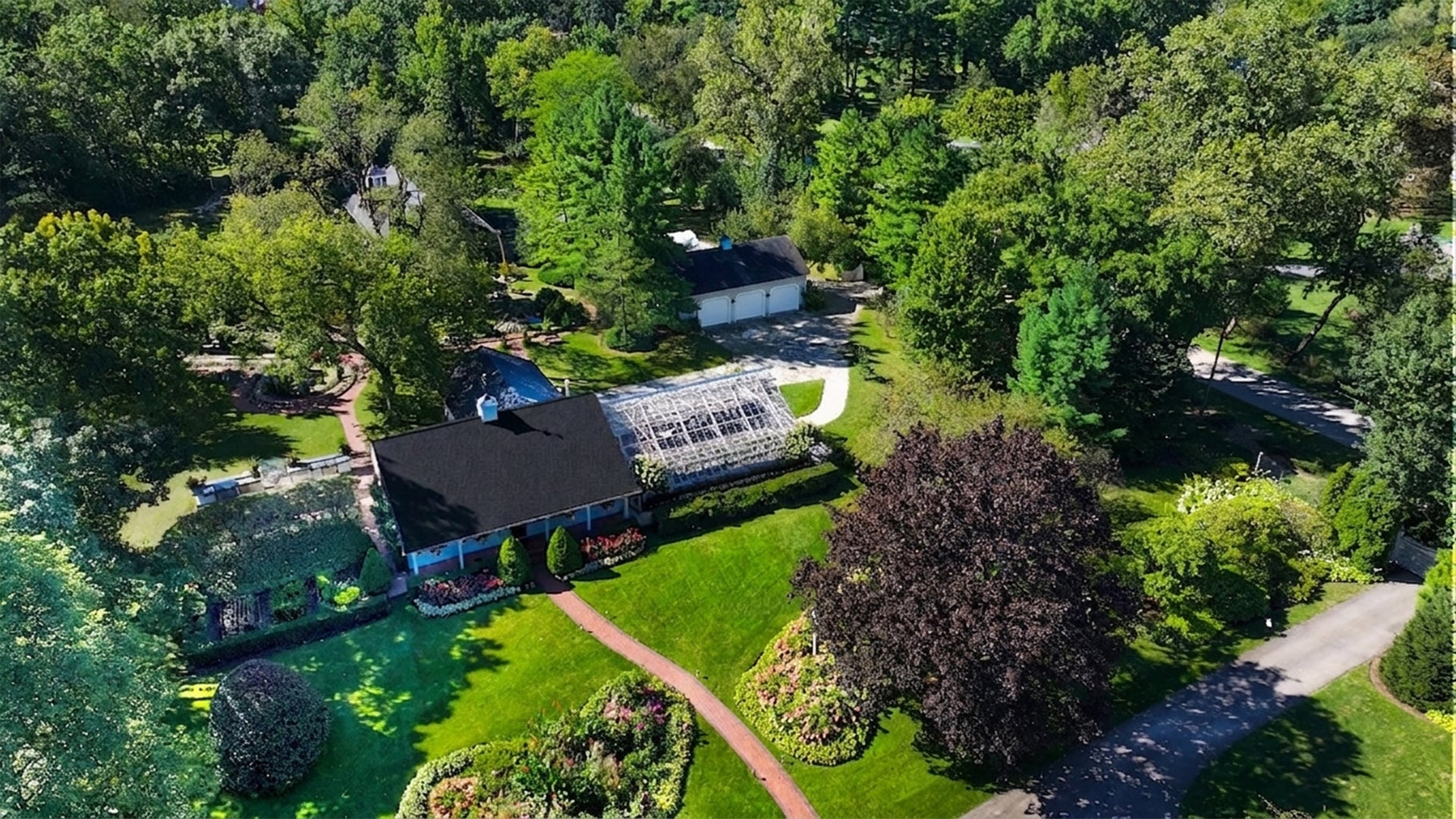 Home in North Barrington, IL 60010 — photo 3