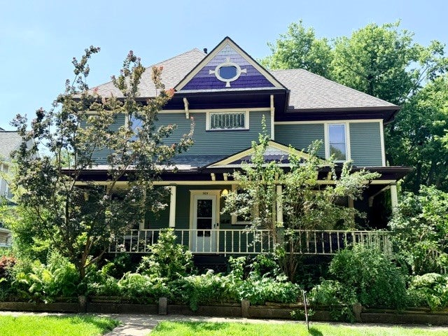 305 W. Illinois Street — photo