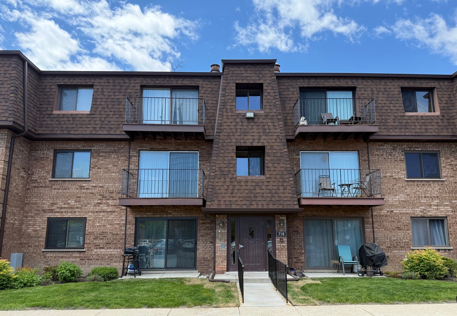 718 Cobblestone Circle C — photo
