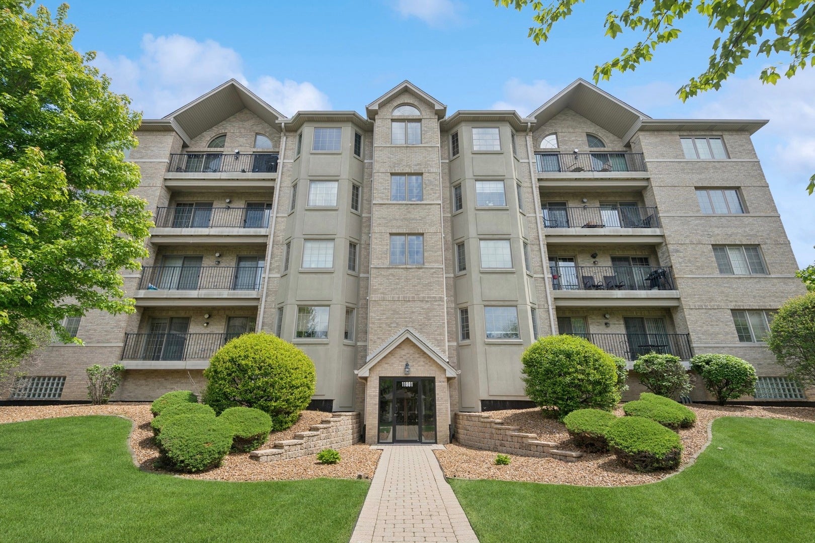 11901 Windemere Court 301 — photo