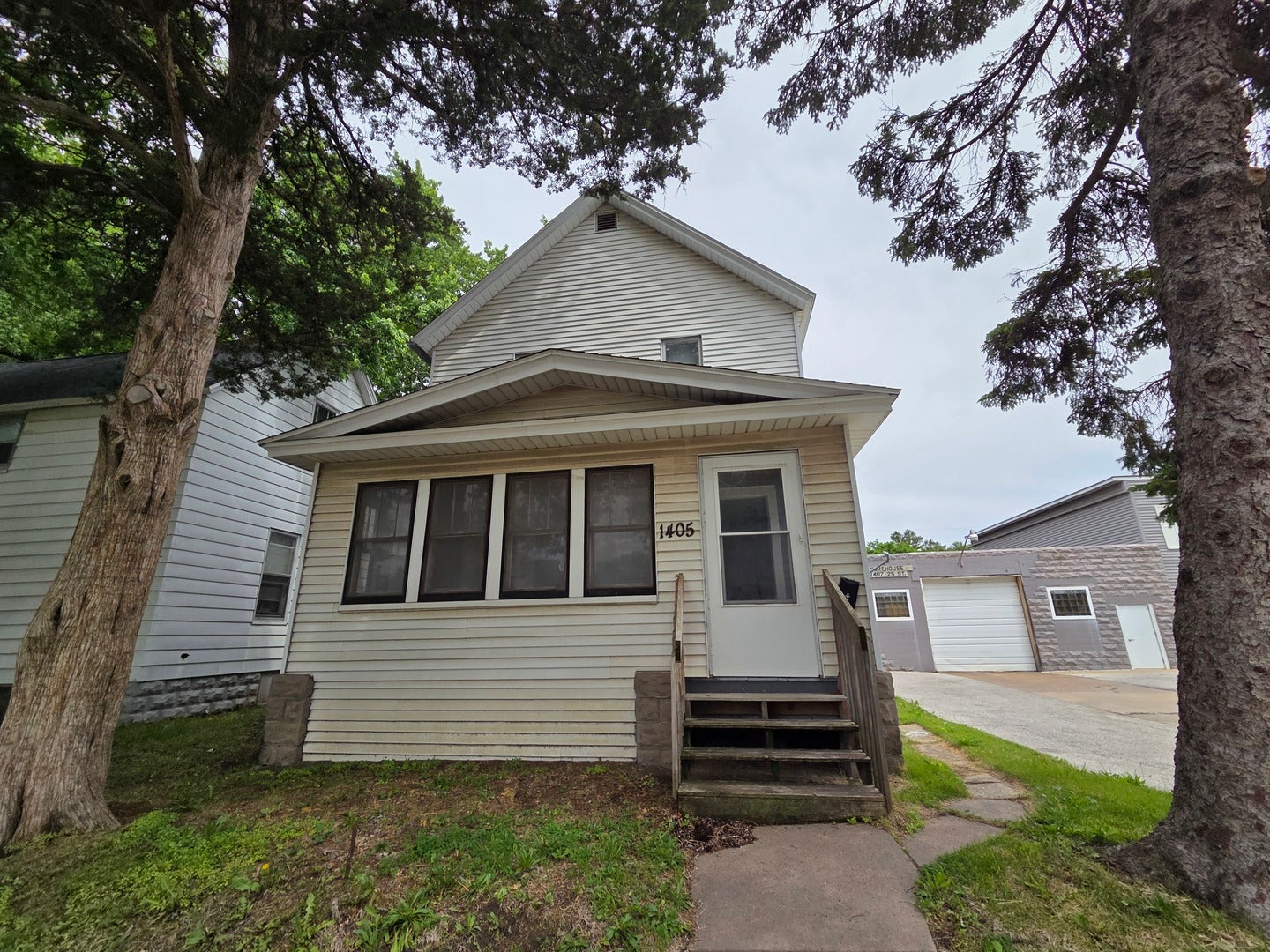 1405 25th Street — photo