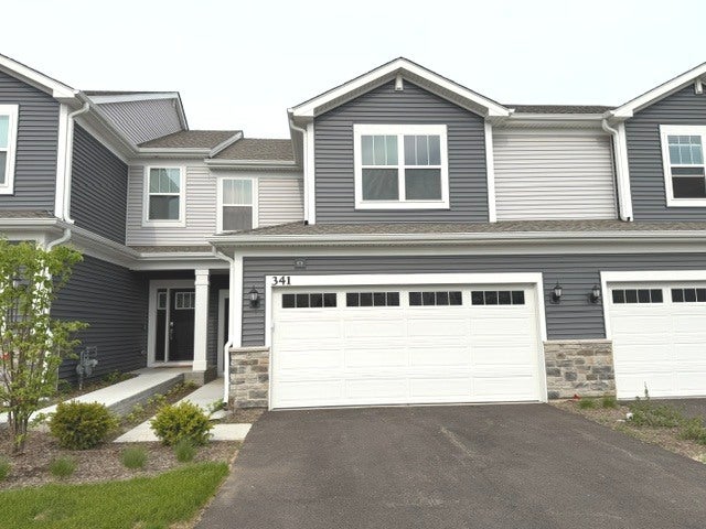 341 Red Oak Circle — photo