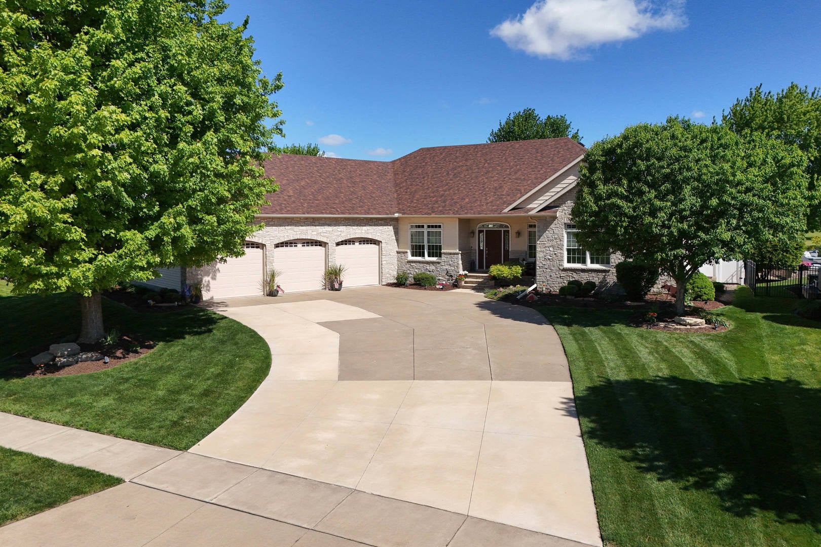 920 Rustic View Court — photo