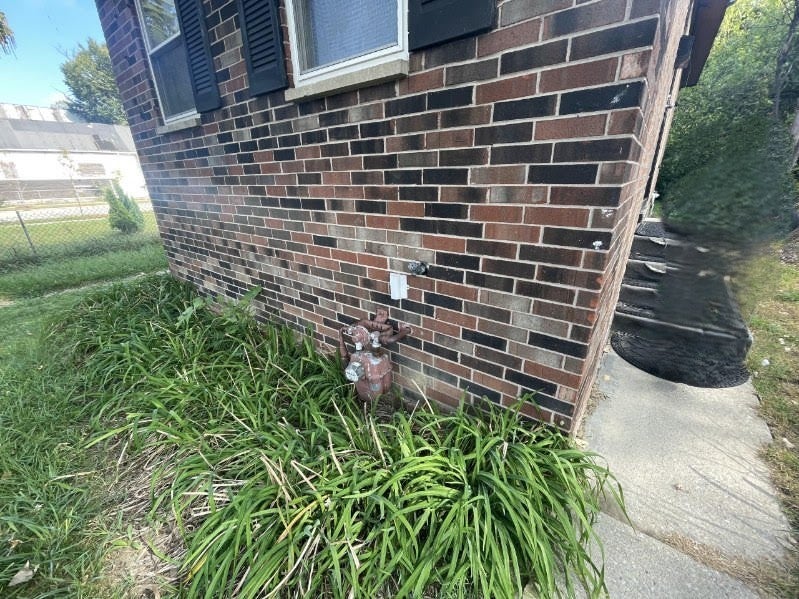 Home in Chicago, IL 60621 — photo 2