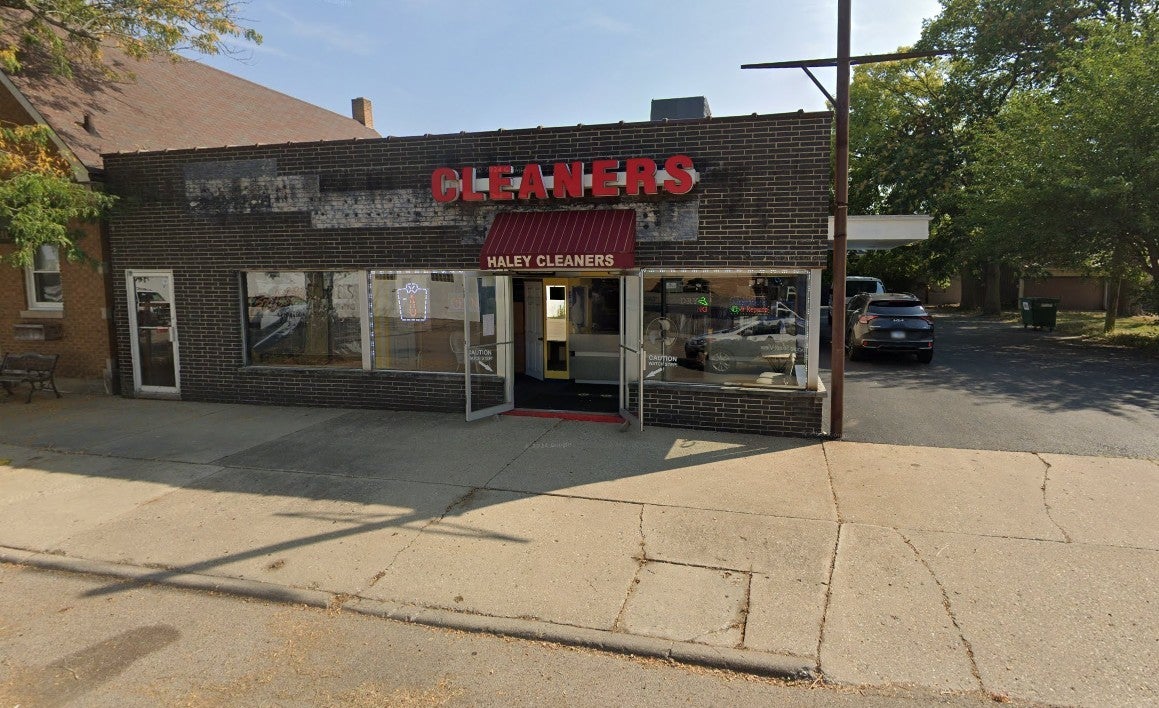 957 Victoria Street — photo
