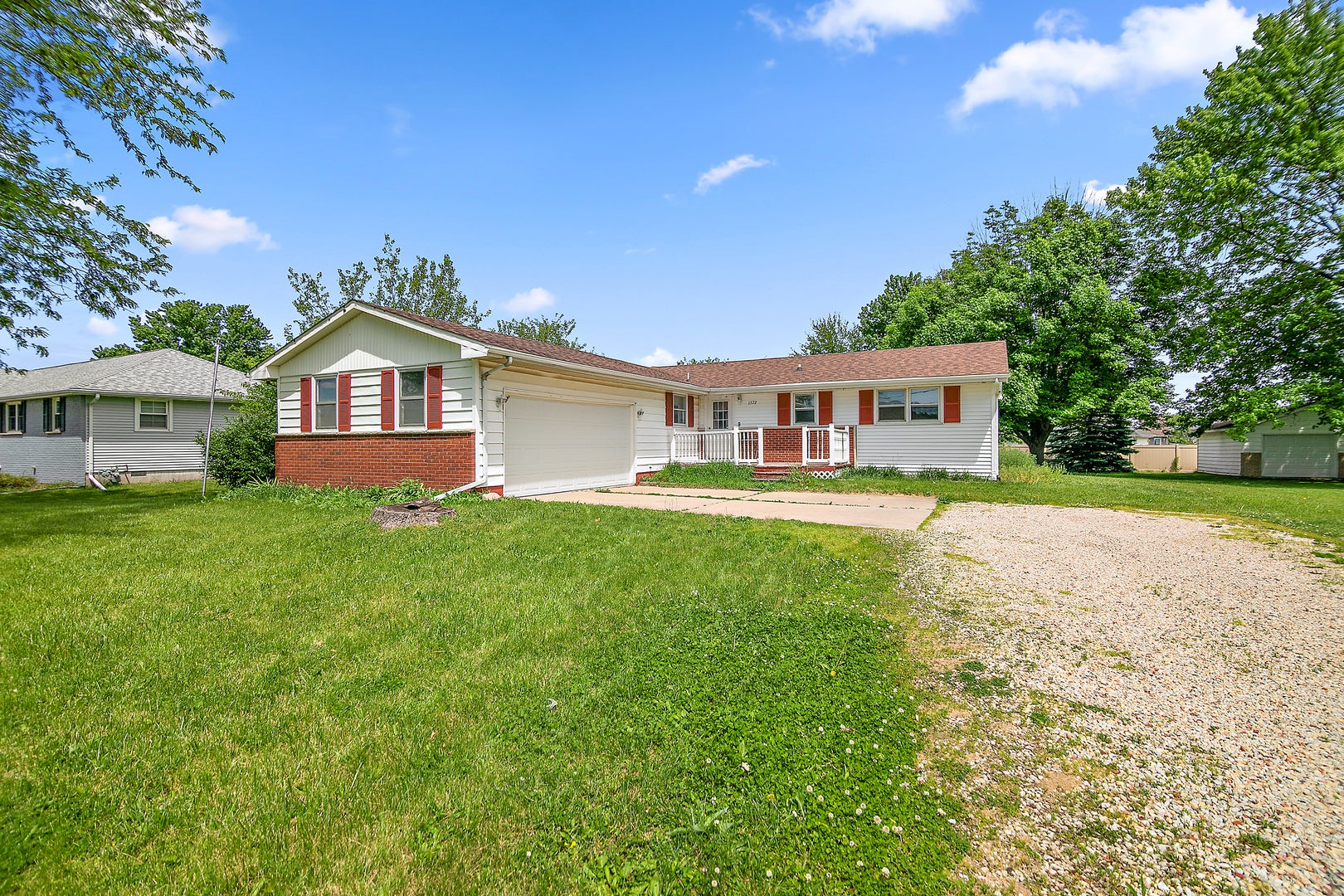 1572 Cardinal Drive — photo