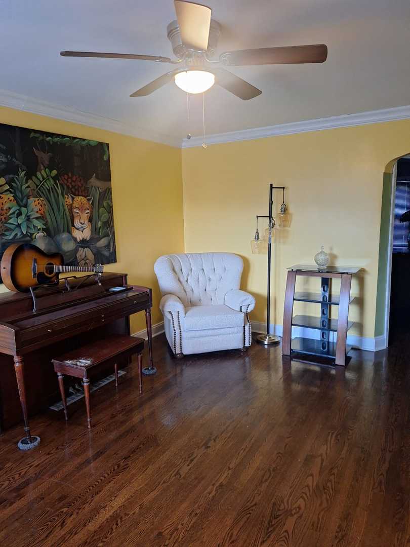 Home in Chicago, IL 60628 — photo 2
