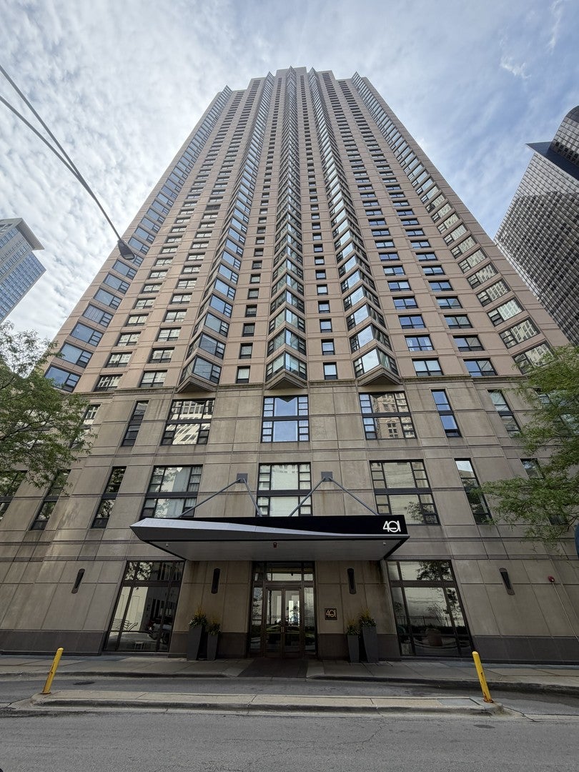 401 E Ontario Street 3408 — photo