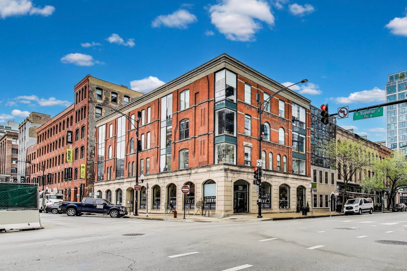 200 W Superior Street — photo