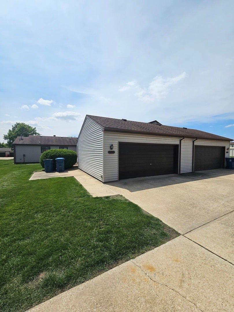 910 Pomona Drive 910 — photo