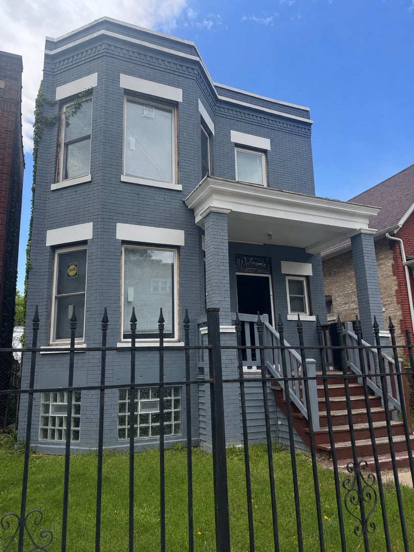 7324 S Blackstone Avenue — photo